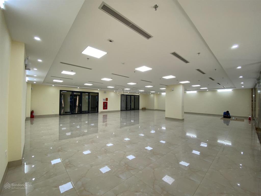 Cho thuê tòa nhà phố trường chinh  nguyễn trãi 250m2, 10 tầng, 1 hầm, mt 15m, pccc, 199tr/th