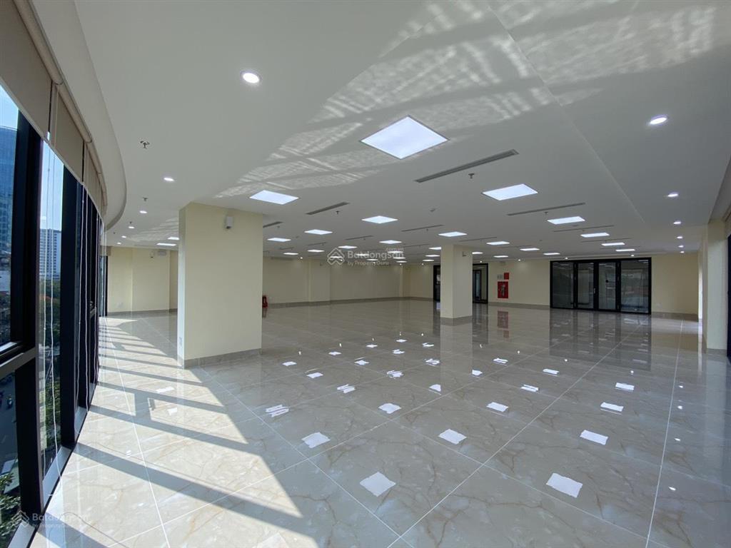 Cho thuê tòa nhà phố trường chinh  nguyễn trãi 250m2, 10 tầng, 1 hầm, mt 15m, pccc, 199tr/th