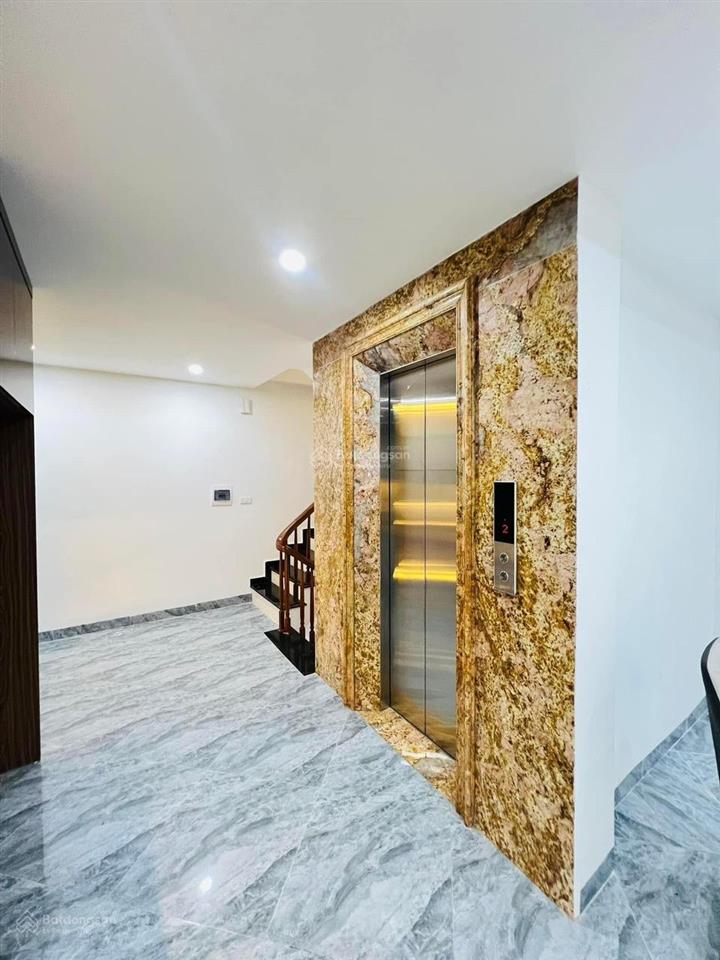 Cho thuê nhà xuân la  tây hồ 100m2 5 tầng, thang máy, ô tô đỗ ngày đêm, khu nổi bật phố, 45tr/th