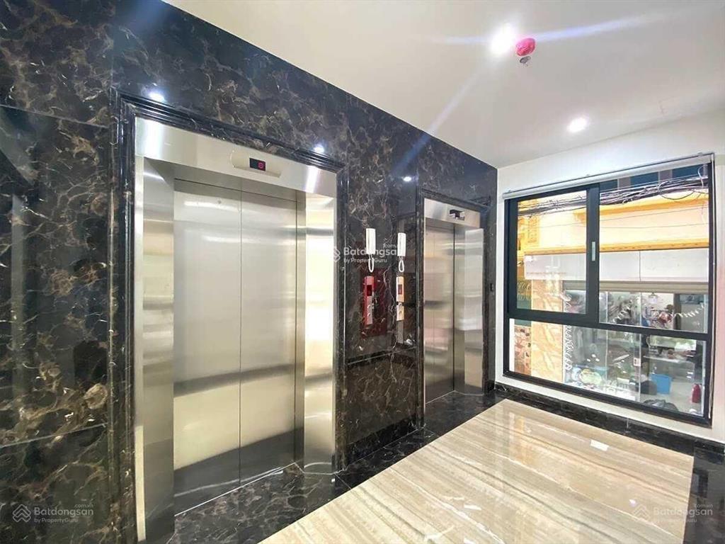 Cho thuê tòa nhà phố nguyên hồng, huỳnh thúc kháng  đống đa 90m2, 7 tầng, thang máy, 55tr/th