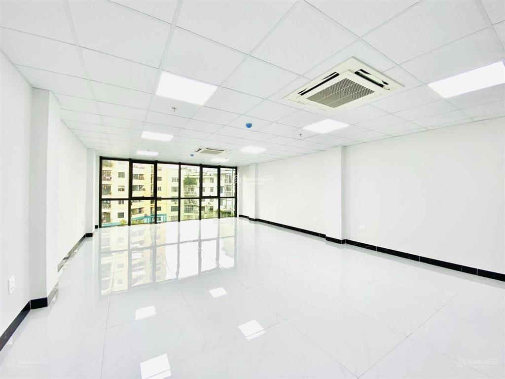Cho thuê nhà trung hòayên hòa cầu giấy 100m2  7 tầng, nhà mới, thang máy nhập, 4 làn ô tô, 75tr