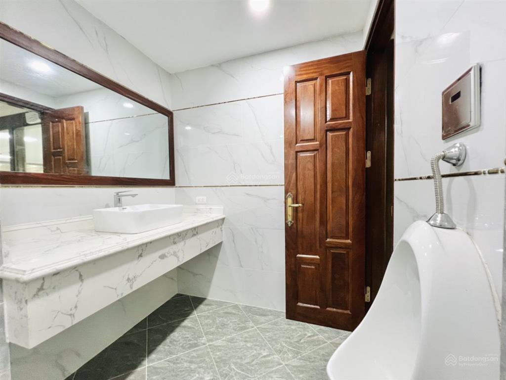 Tòa nhà nguyễn trãithanh xuân 105m2 6 tầng, mặt tiền 6m, khu vip ô tô đỗ 57 chiếc, view thoáng