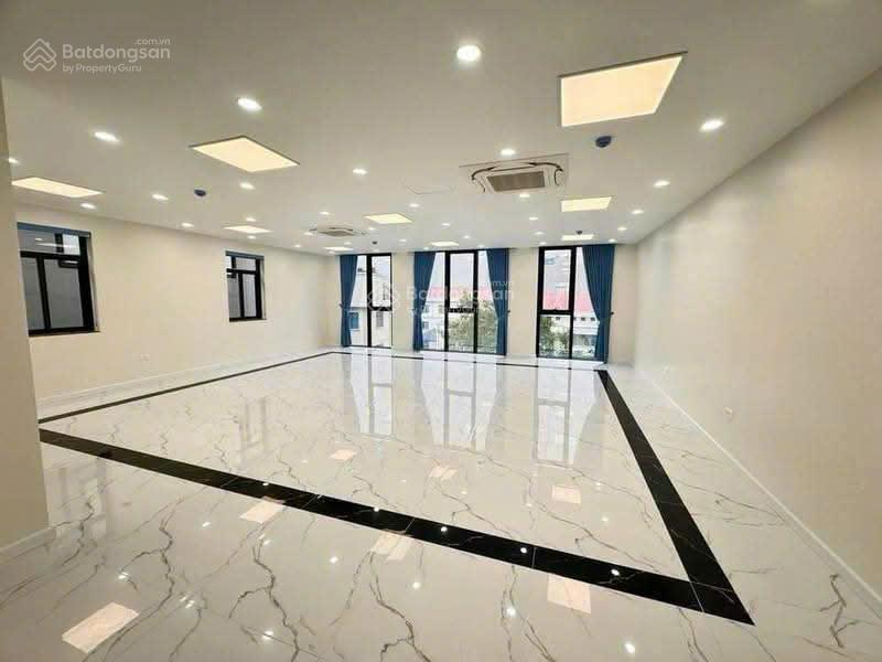 Mời thuê nhà ngõ 95 hoàng cầu, đống đa 80m2  6 tầng, mặt tiền 6m, thang máy nhập khẩu, 4 làn xe