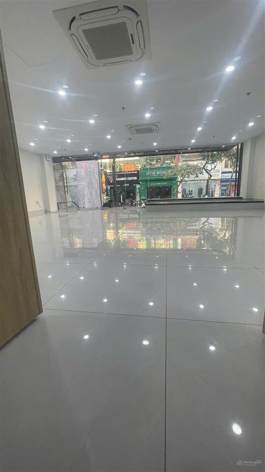Cho thuê nhà mặt phố nguyễn văn huyên  cầu giấy 90m2 6 tầng, thang máy, mt khủng, kd đỉnh, 65tr