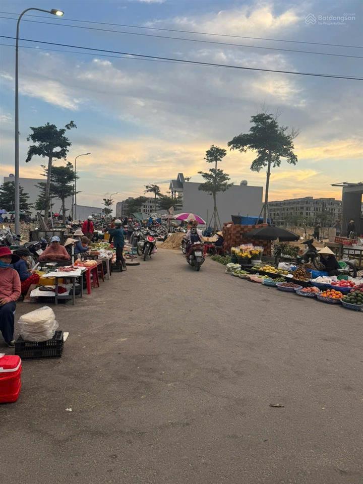 Bán đất mặt tiền chợ chiều xã cát tiến. đường võ văn dũng, gần trường học mần non, cấp 1,2,3