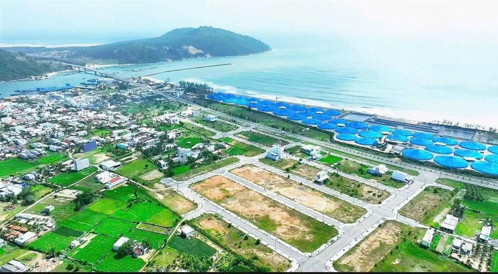 Bán gấp đất nền 200m2, đường gom, đt 639, xã cát khánh, phù cát, bình định