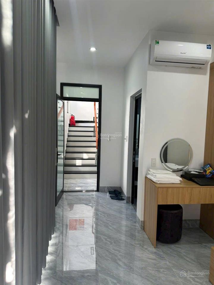 Bán villa nghỉ dưỡng cao cấp phương đông vân đồn 300m², 3 tầng + tum, full nội thất, giá 11.5 tỷ