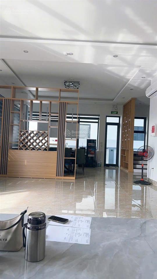 Bán villa nghỉ dưỡng cao cấp phương đông vân đồn 300m², 3 tầng + tum, full nội thất, giá 11.5 tỷ