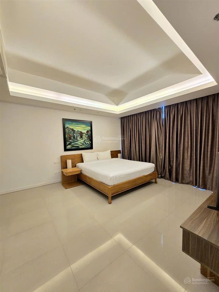 Cho thuê căn hộ 2 phòng ngủ diện tích rộng  full nội thất  tầng cao, view cầu sông hàn
