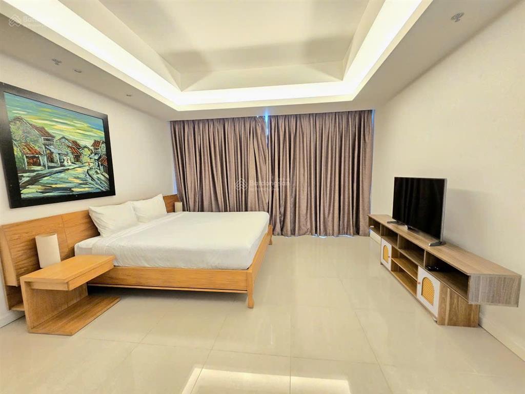 Cho thuê căn hộ 2 phòng ngủ diện tích rộng  full nội thất  tầng cao, view cầu sông hàn