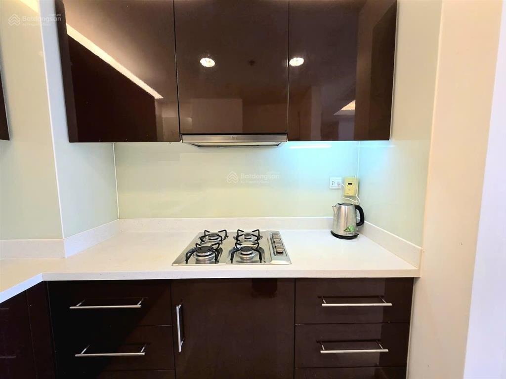 Cho thuê căn hộ 2 phòng ngủ diện tích rộng  full nội thất  tầng cao, view cầu sông hàn