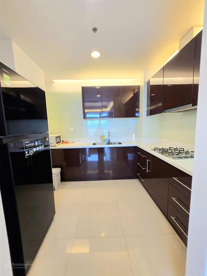 Cho thuê căn hộ 2 phòng ngủ diện tích rộng  full nội thất  tầng cao, view cầu sông hàn