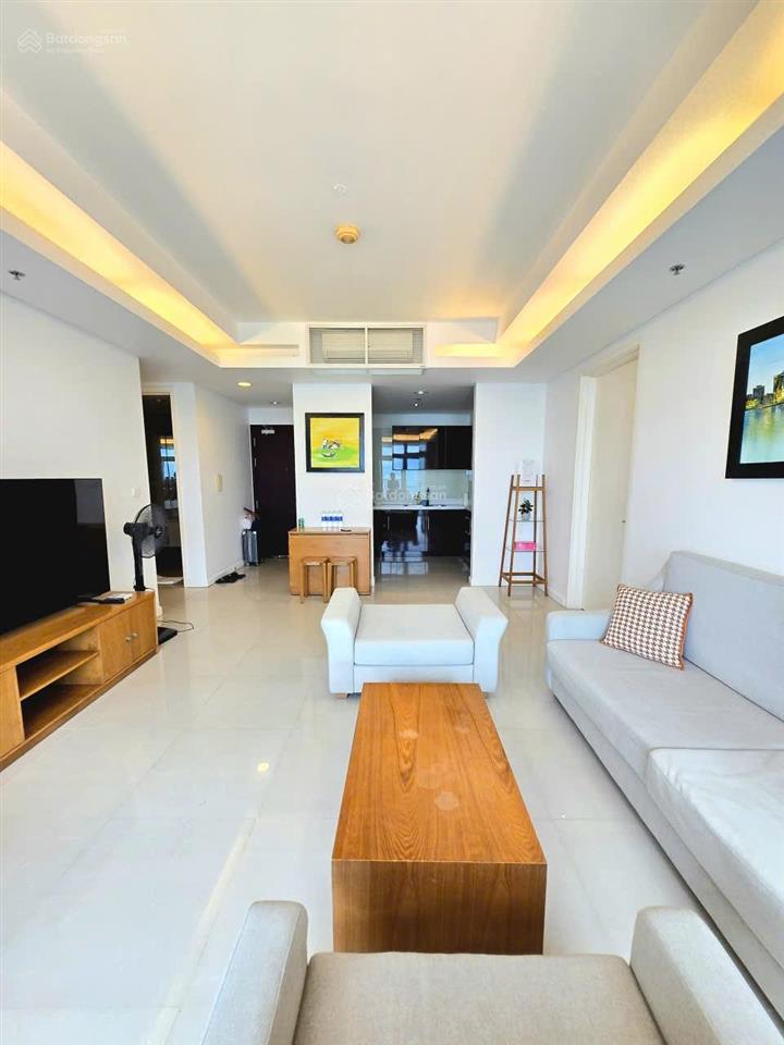 Cho thuê căn hộ 2 phòng ngủ diện tích rộng  full nội thất  tầng cao, view cầu sông hàn