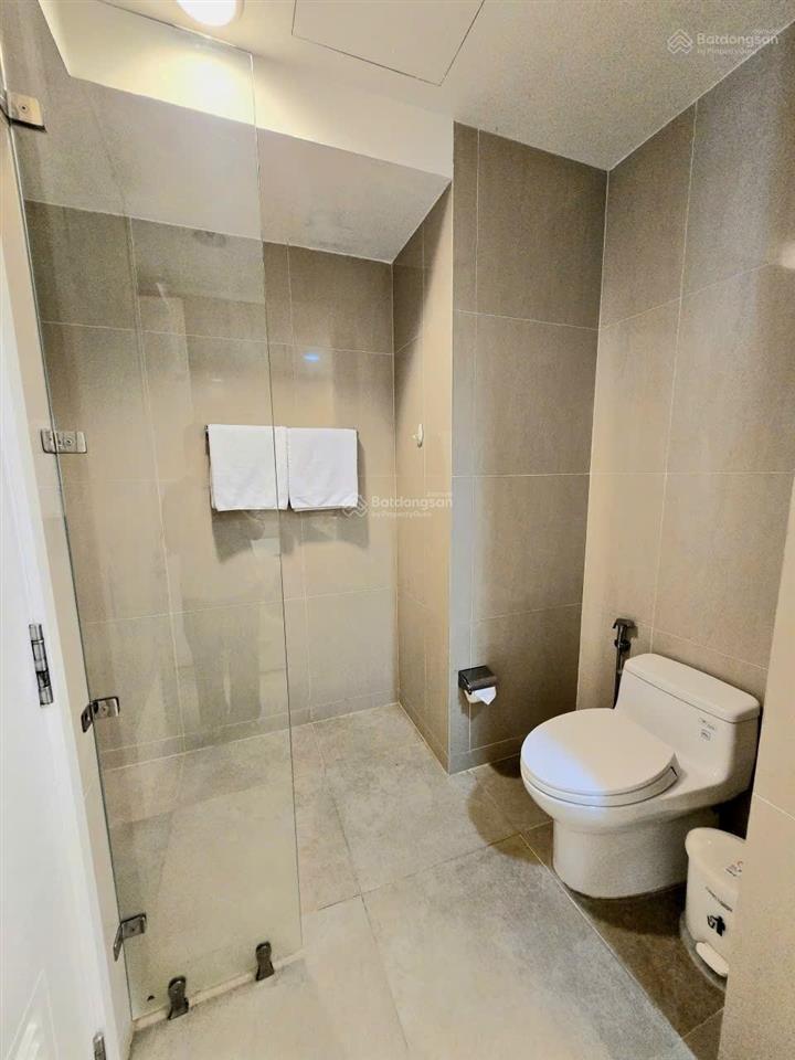 Cho thuê căn hộ 2 phòng ngủ diện tích rộng  full nội thất  tầng cao, view cầu sông hàn