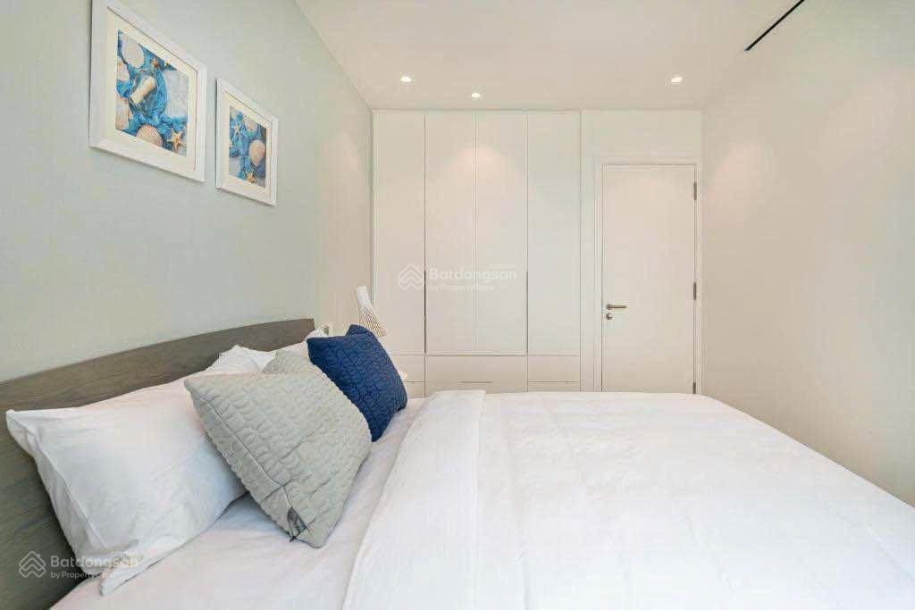 Cho thuê căn hộ 2pn2wc , full nội thất . dự án leman luxury apartments , quận 3