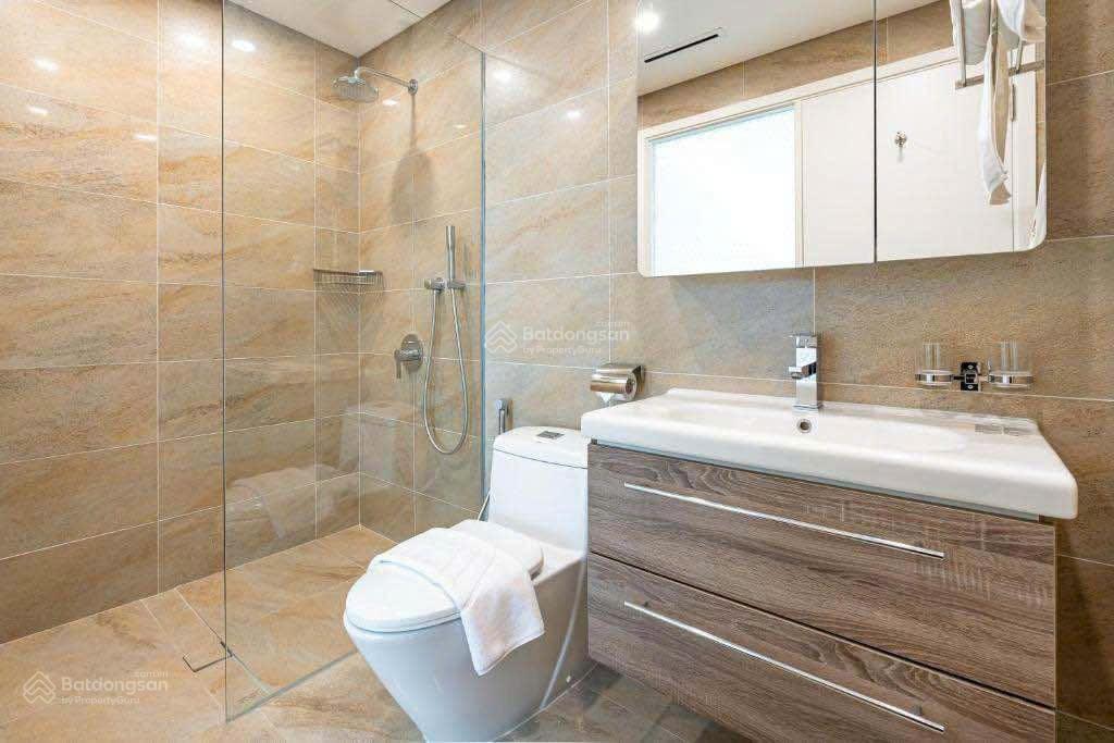 Cho thuê căn hộ 2pn2wc , full nội thất . dự án leman luxury apartments , quận 3