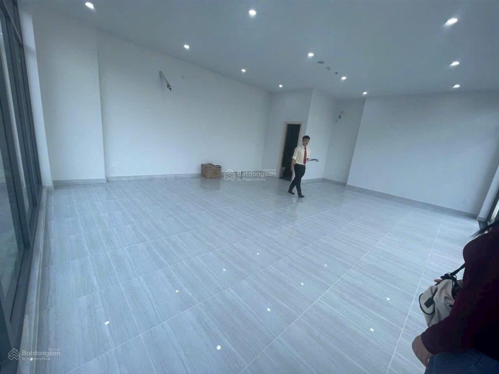 Bán gấp shophouse căn góc bcons polygon sổ hồng sẵn  vị trí đẹp, kinh doanh cực tốt