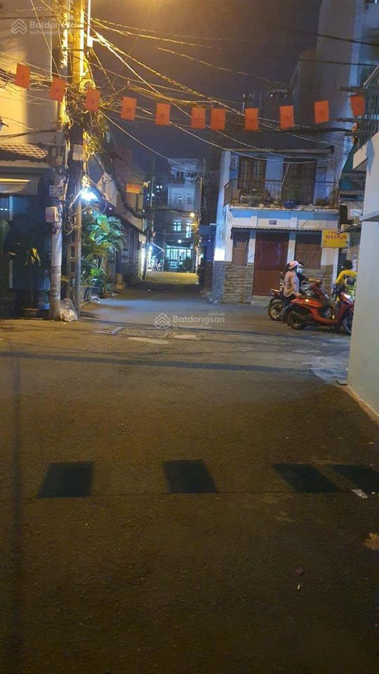 Cho thuê nhà quận 6, hẻm xe hơi bà hom, 5tr, nhà điện nước nhà nước, gần vòng xoay phú lâm