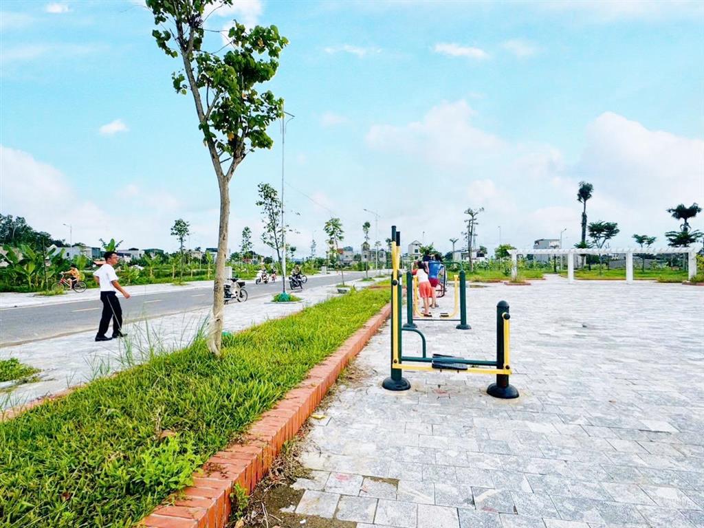 Chính chủ cần bán lô đầu ve lk15 mặt đường thống nhất mb520, r.thông, đông sơn, thanh hoá