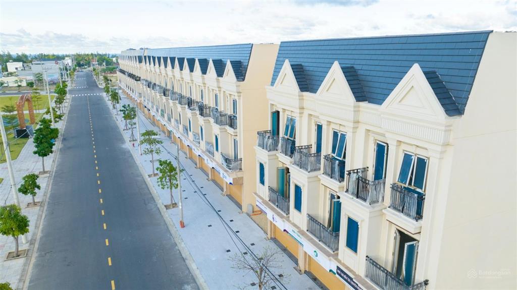 Ngộp bank bán nhanh lô góc trong tuần