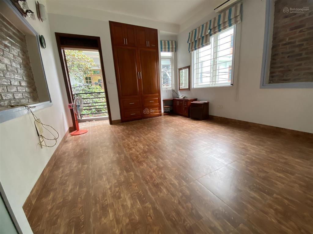 Nhà nguyên căn 200m 4 tầng 4pn 2 mặt tiền ô tô đỗ cửa | chỉ 9,9tr (long biên)