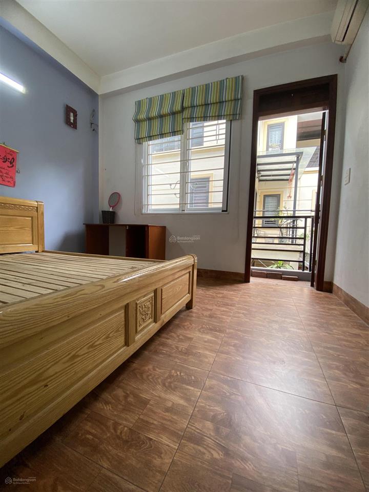 Nhà nguyên căn 200m 4 tầng 4pn 2 mặt tiền ô tô đỗ cửa | chỉ 9,9tr (long biên)