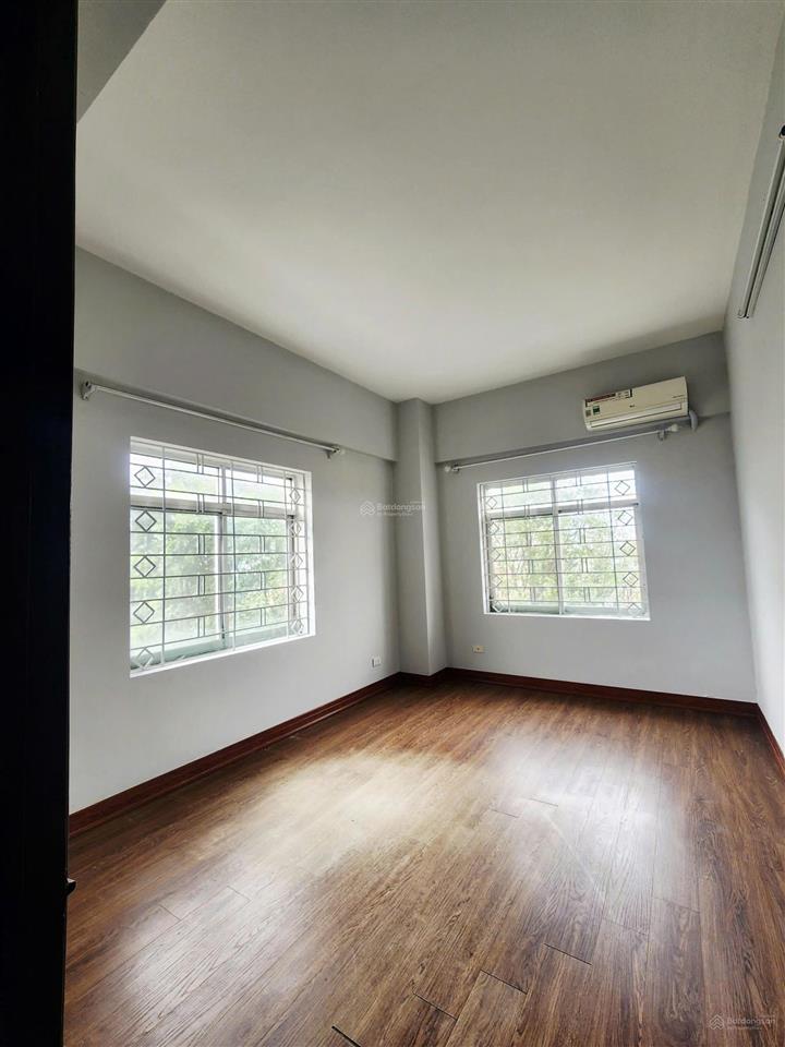 Bán căn hộ chính chủ tại ct16 định công. diện tích 101m2, 3 phòng ngủ.