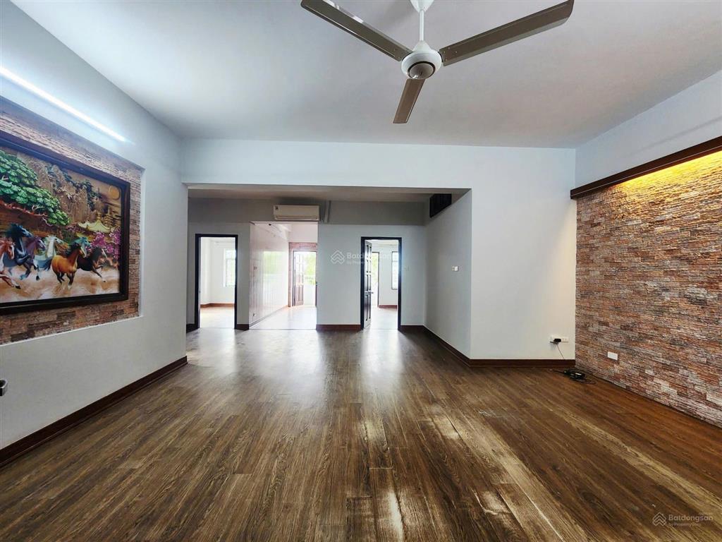 Bán căn hộ chính chủ tại ct16 định công. diện tích 101m2, 3 phòng ngủ.