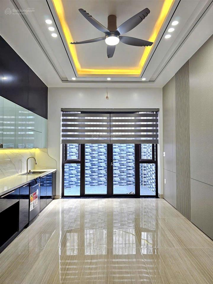 Bán nhà xây mới 5 tầng lê hồng phong  có thang máy