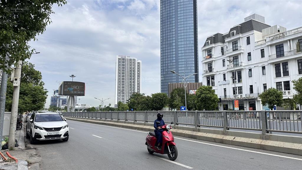 Bán nhà mặt phố tại bạch đằng, chỉ hơn 8 tỷ, 60m2, giá tốt hiện tại.