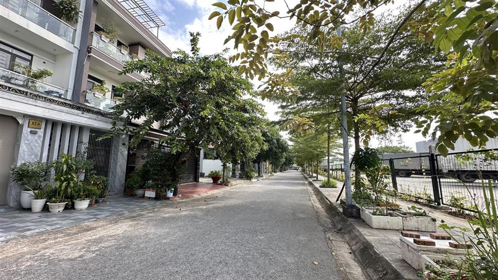 Biệt thự vườn hồng vị trí siêu đẹp