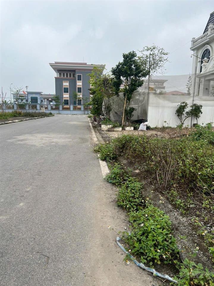 Chur gửi bán lô lk233 95m dãn dân xd mới hướng nam mát mẻ giá 4 tỷ.100