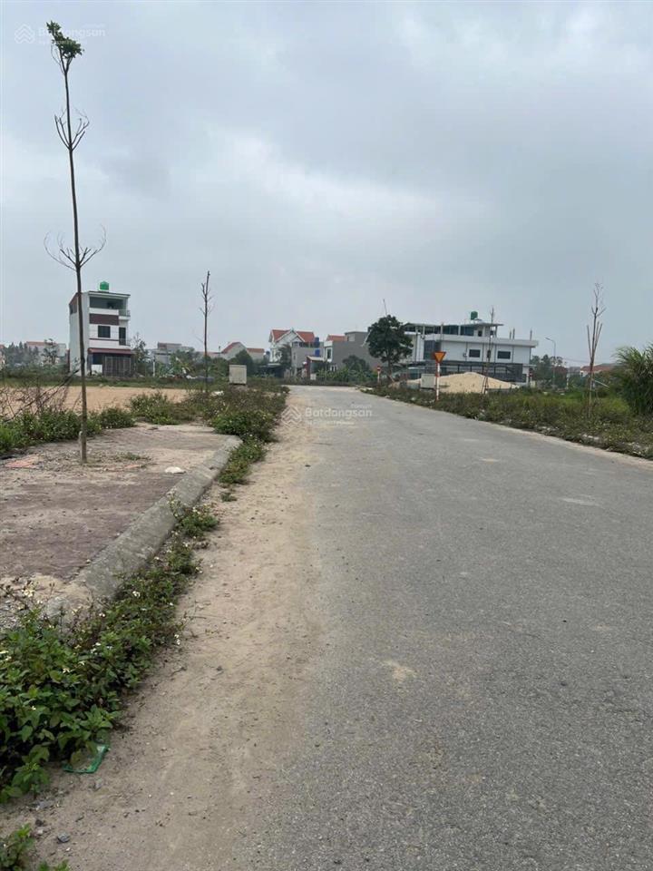 Chur gửi bán lô lk233 95m dãn dân xd mới hướng nam mát mẻ giá 4 tỷ.100