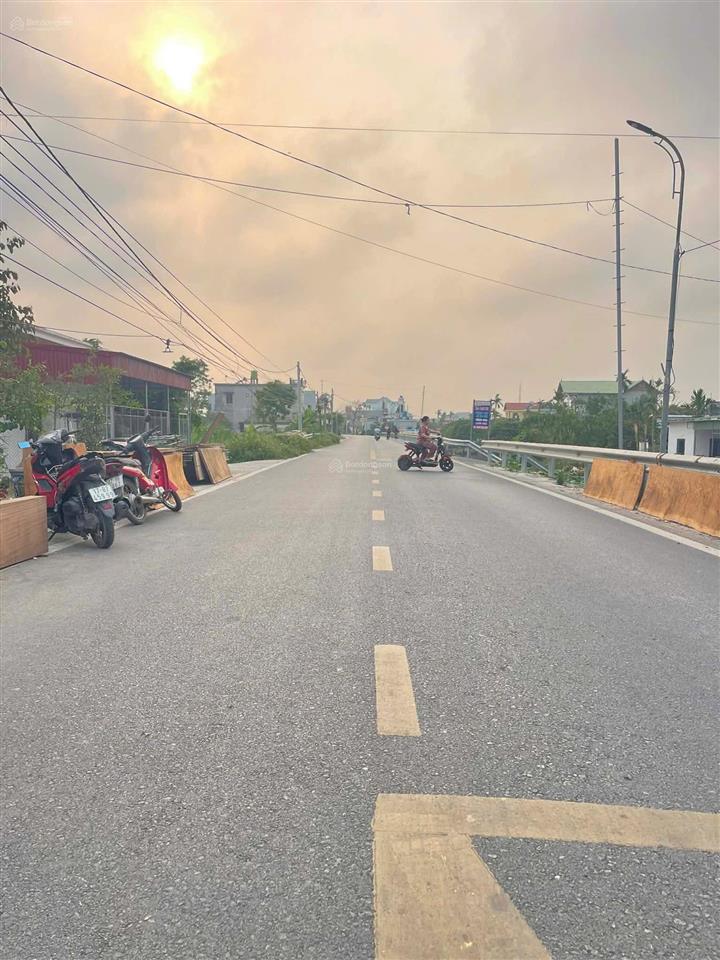 Hàng hiếm tai thôn hòa bình xã bình định huyện kiến xương tỉnh thái bình cũ
nằm đúng trung