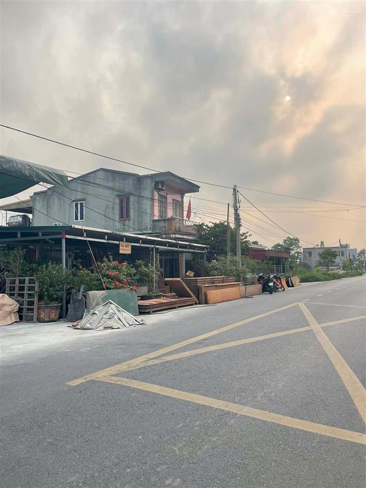 Hàng hiếm tai thôn hòa bình xã bình định huyện kiến xương tỉnh thái bình cũ
nằm đúng trung