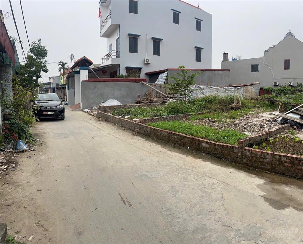 Lô đất tại duơng quang thị xã mỹ hào truc kinh doanh buôn bán