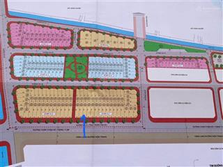 Mặt ngoài giãn dân cẩm xá mỹ hào vị trí đẹp, dễ nhận diện
lô cl131
giá chỉ 4 tỷ 700 triệu