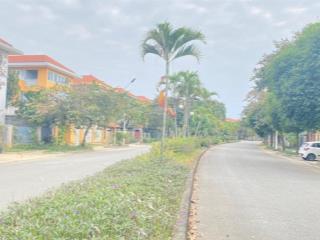 Bán bt vina2, kđt quang minh, 297m2 mt 15m, đường 11,5m, đất trống, sổ hồng, giá bán 50tr/m2