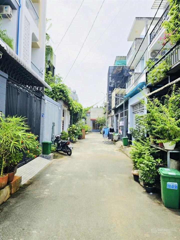 Nhà phố 2 tầng  hoàn công đủ  hẻm xe hơi  gần chợ long trường  3.7 tỷ tl