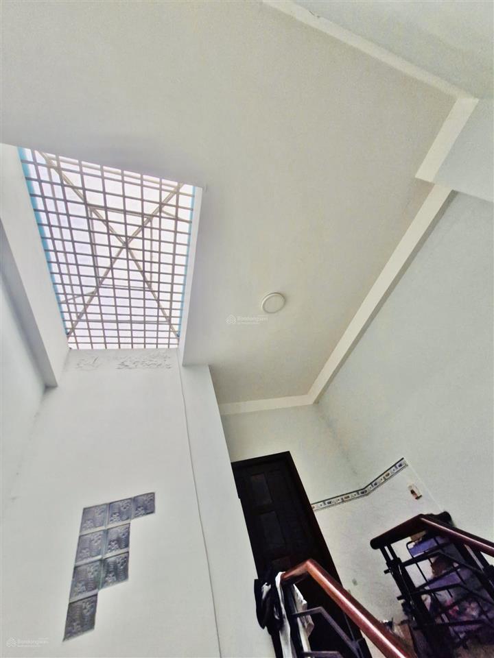 Nhà 3 tầng nguyễn tuyển, bình trưng tây, quận 2  ngang 4,3m dài 21m  giá 8,99 tỷ