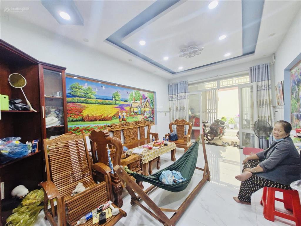 Nhà 3 tầng nguyễn tuyển, bình trưng tây, quận 2  ngang 4,3m dài 21m  giá 8,99 tỷ