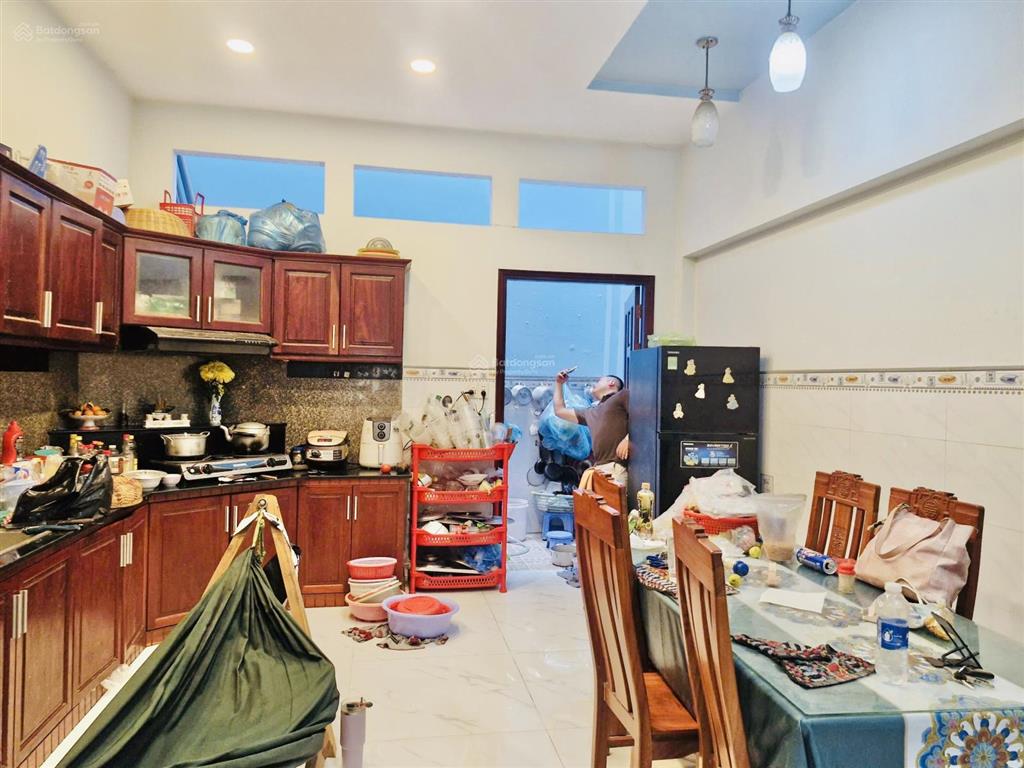Nhà 3 tầng nguyễn tuyển, bình trưng tây, quận 2  ngang 4,3m dài 21m  giá 8,99 tỷ