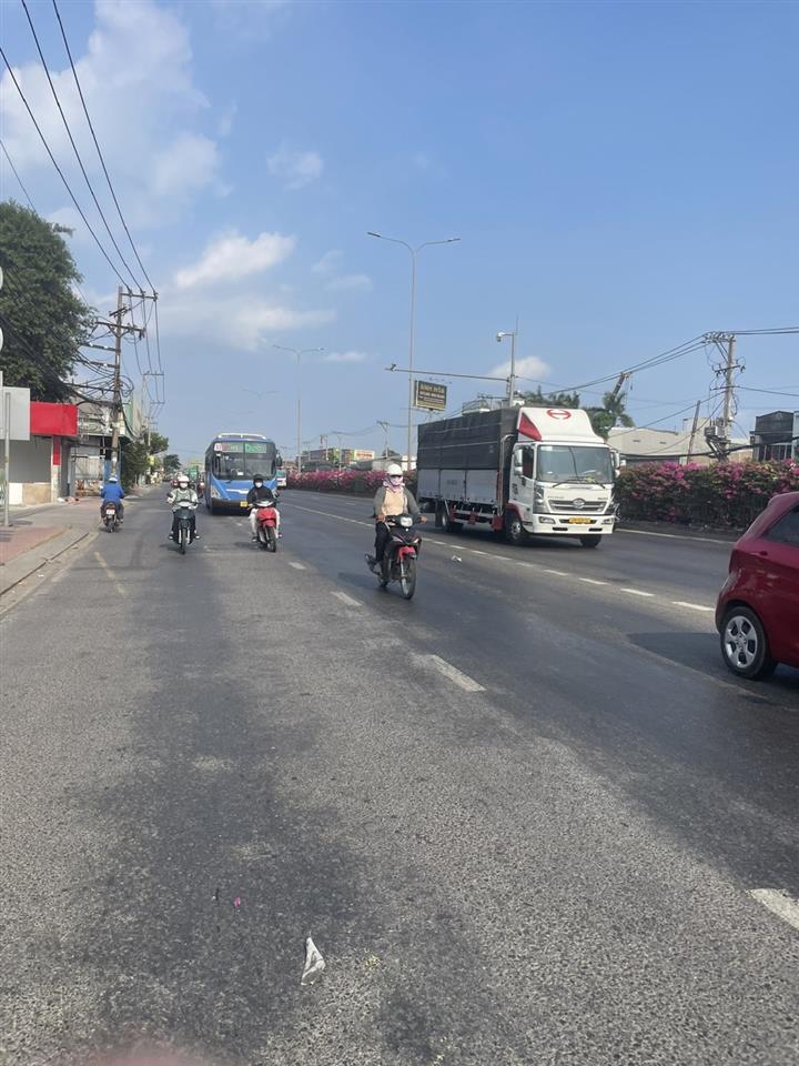 Bán nhà mặt tiền 50x100m giá 280 tỷ Đường Quốc Lộ 1A