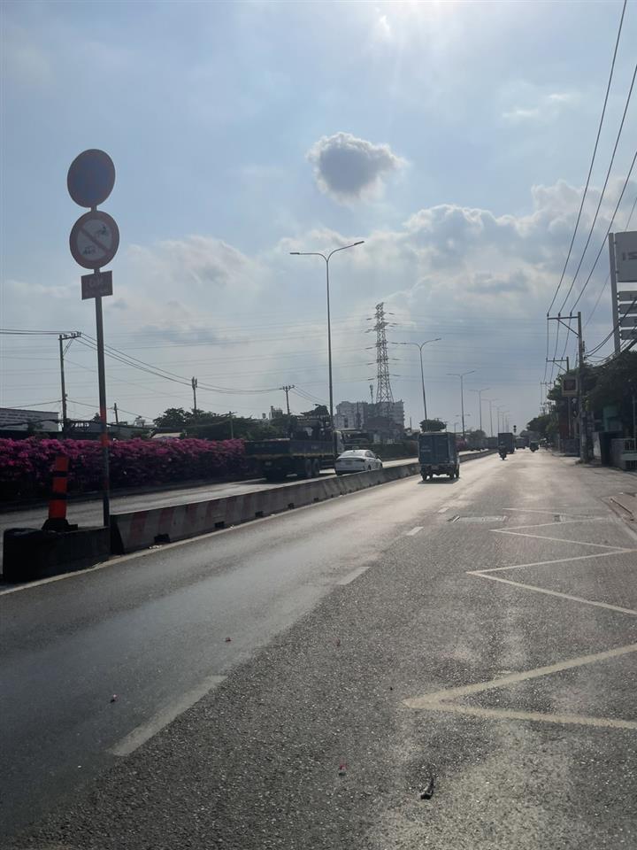 Bán nhà mặt tiền 50x100m giá 280 tỷ Đường Quốc Lộ 1A