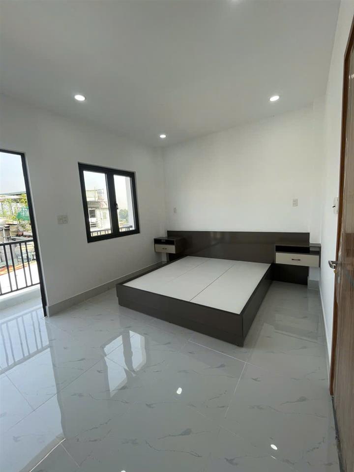 Bán nhà 3 tầng 1 lửng 5x17m giá nhỉnh 6 tỷ Đường 12m gần Trịnh Thị Dối