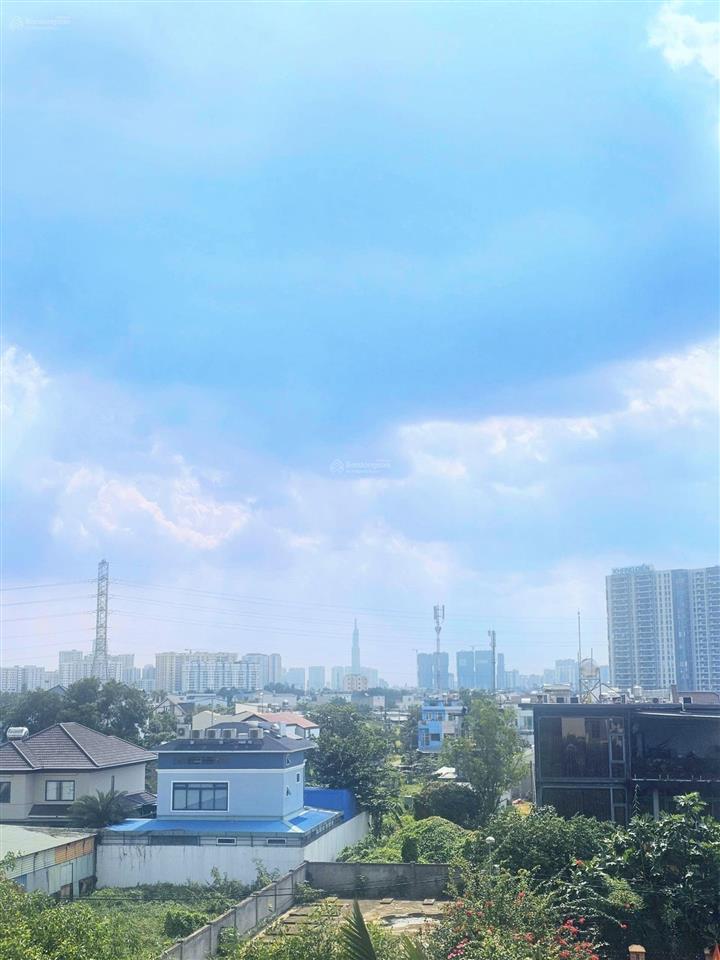 Bán biệt thự sân vườn 330m2(10x33), đường 12m  view sông và land mark 81  chỉ 17 tỷ tl