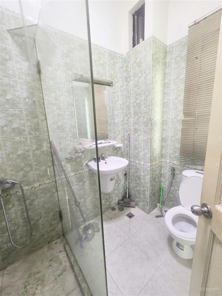Bán biệt thự sân vườn 330m2(10x33), đường 12m  view sông và land mark 81  chỉ 17 tỷ tl