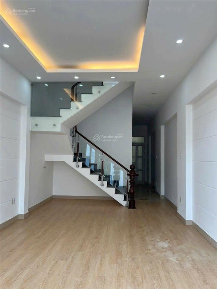 Bán nhà 3 tầng 4x15,5m, ô tô vào nhà, đường số 5, bình trưng tây, giá 6,9 tỷ
