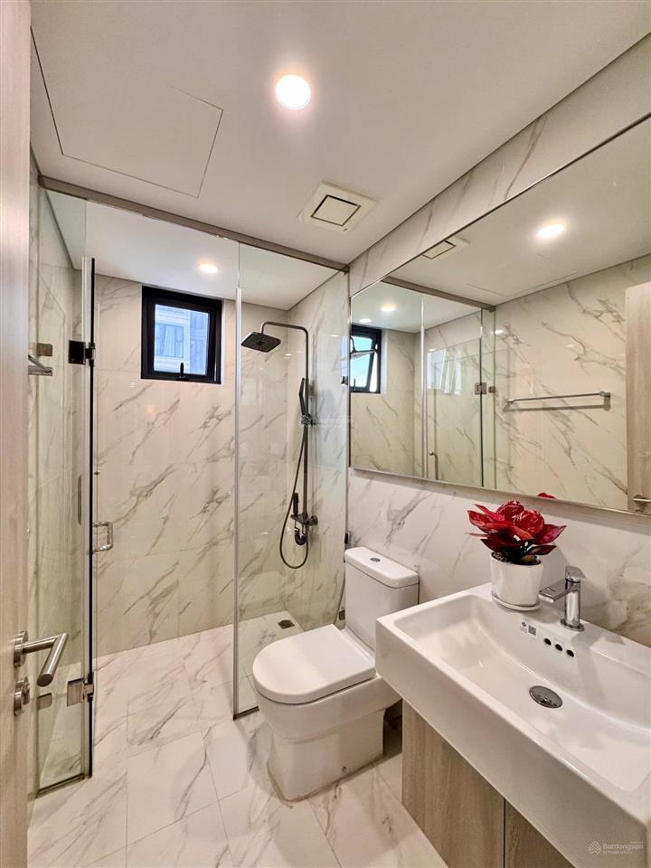 Chính chủ bán căn 3pn  80m2 cc masteri, view hồ, nhà đẹp full đồ, hướng mát, smart city