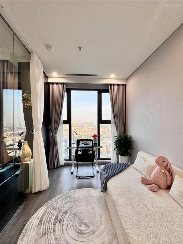 Chính chủ bán căn 3pn  80m2 cc masteri, view hồ, nhà đẹp full đồ, hướng mát, smart city